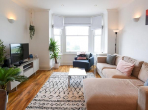 Pass the Keys Amazing views 2 bed central apartment